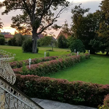 Bed & Breakfast Rosenberg Kuria
