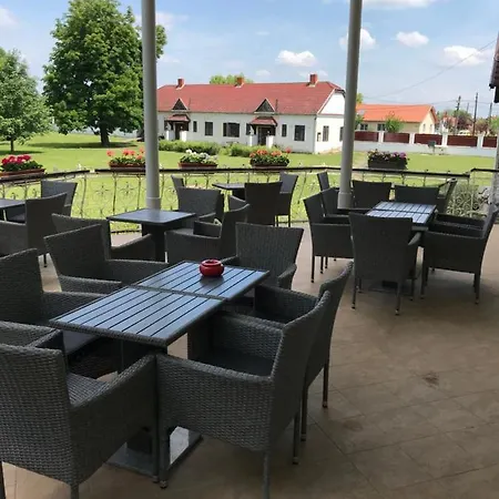Bed & Breakfast Rosenberg Kuria