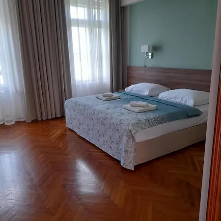 Rosenberg Kúria 3*