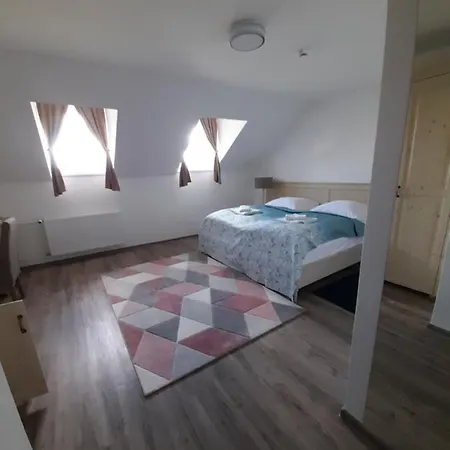 Rosenberg Kúria Taplanszentkereszt