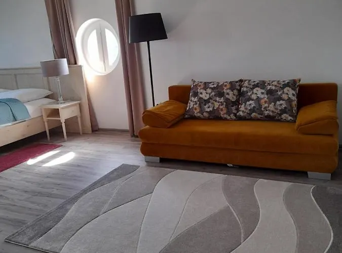Rosenberg Kuria Couette-café 3*
